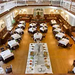 Palace & Hotel Curia