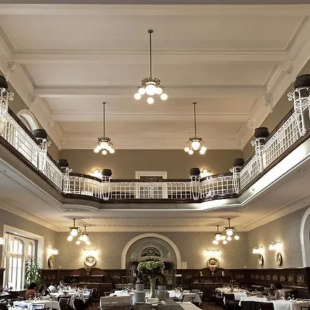 Palace & Hotel Curia