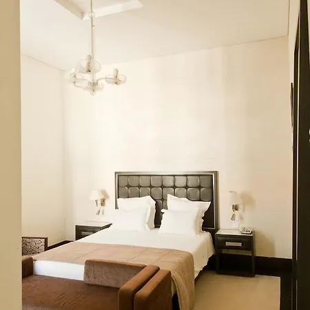 Palace & 4* Curia