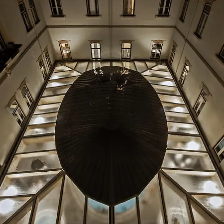 Palace & 4* Curia