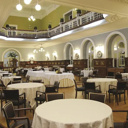 Palace & Hotel