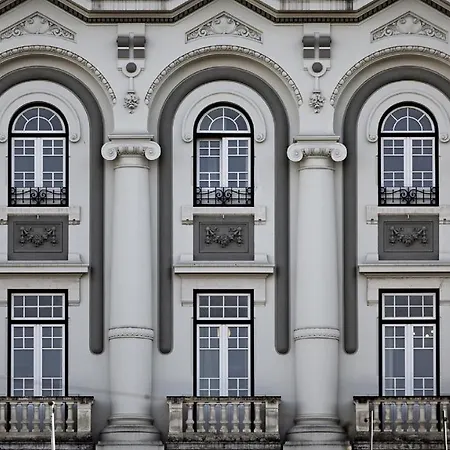 Palace & 4* Curia