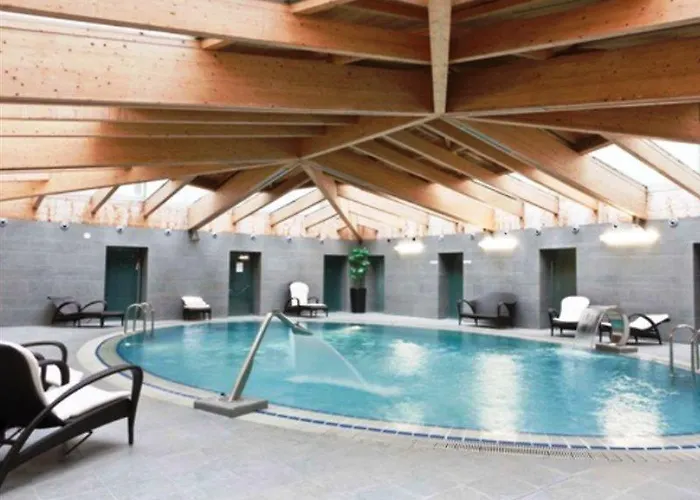 Отель Palace & Курия