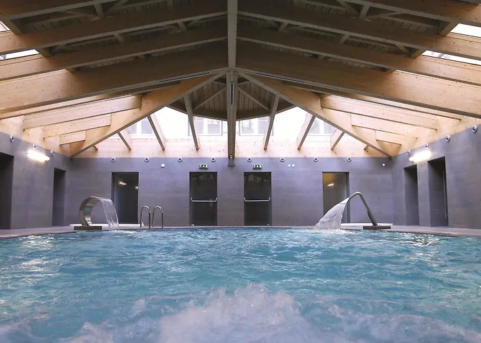 Отель Palace & 4*