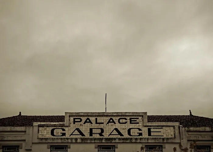 Palace & Curia
